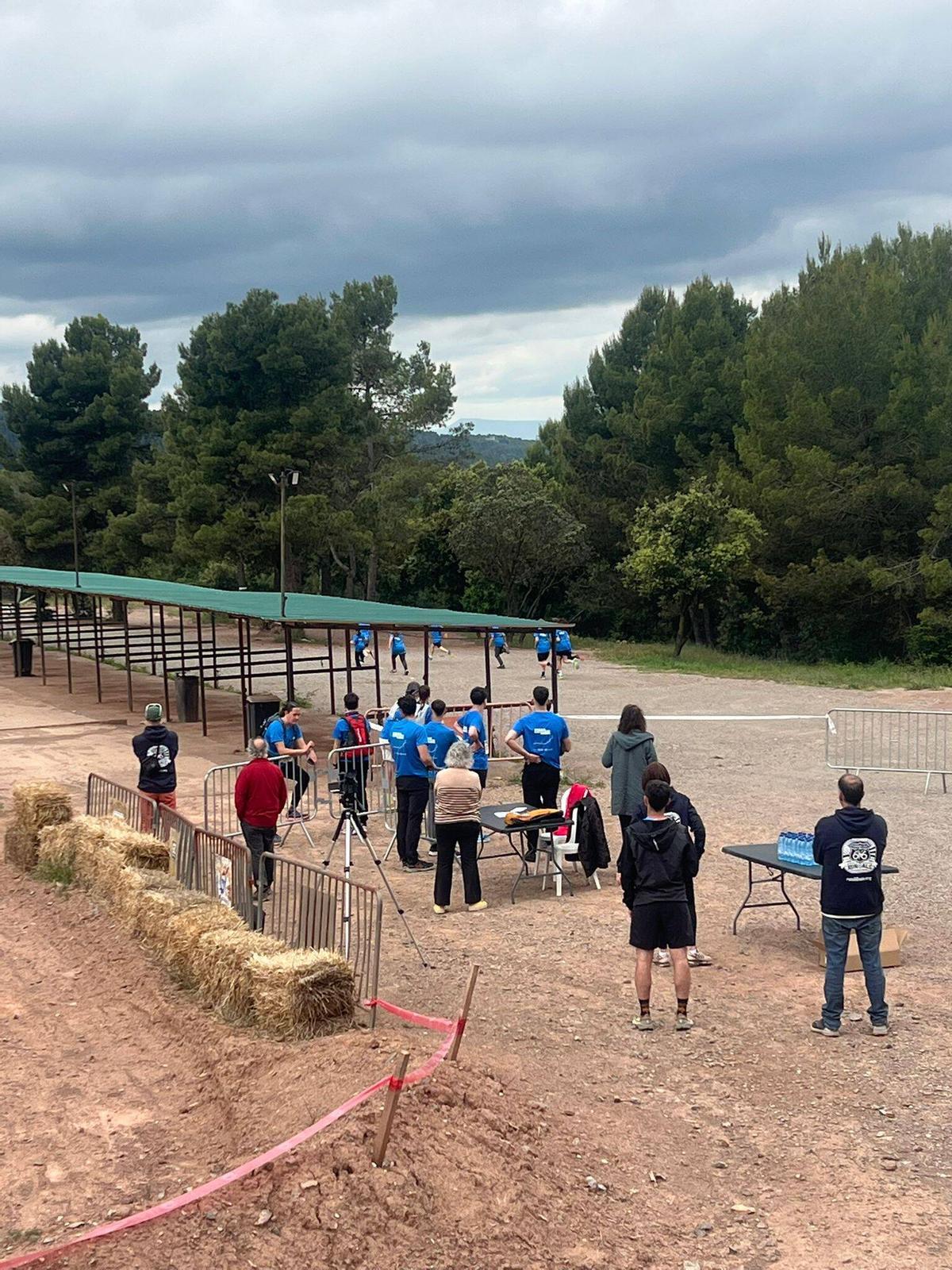 Una trentena de persones corren contra l’ELA a Moià en una cursa solidària vinculada al repte de la Ruta 66 Una trentena de persones corren contra l’ELA a Moià en una cursa solidària vinculada al repte de la Ruta 66