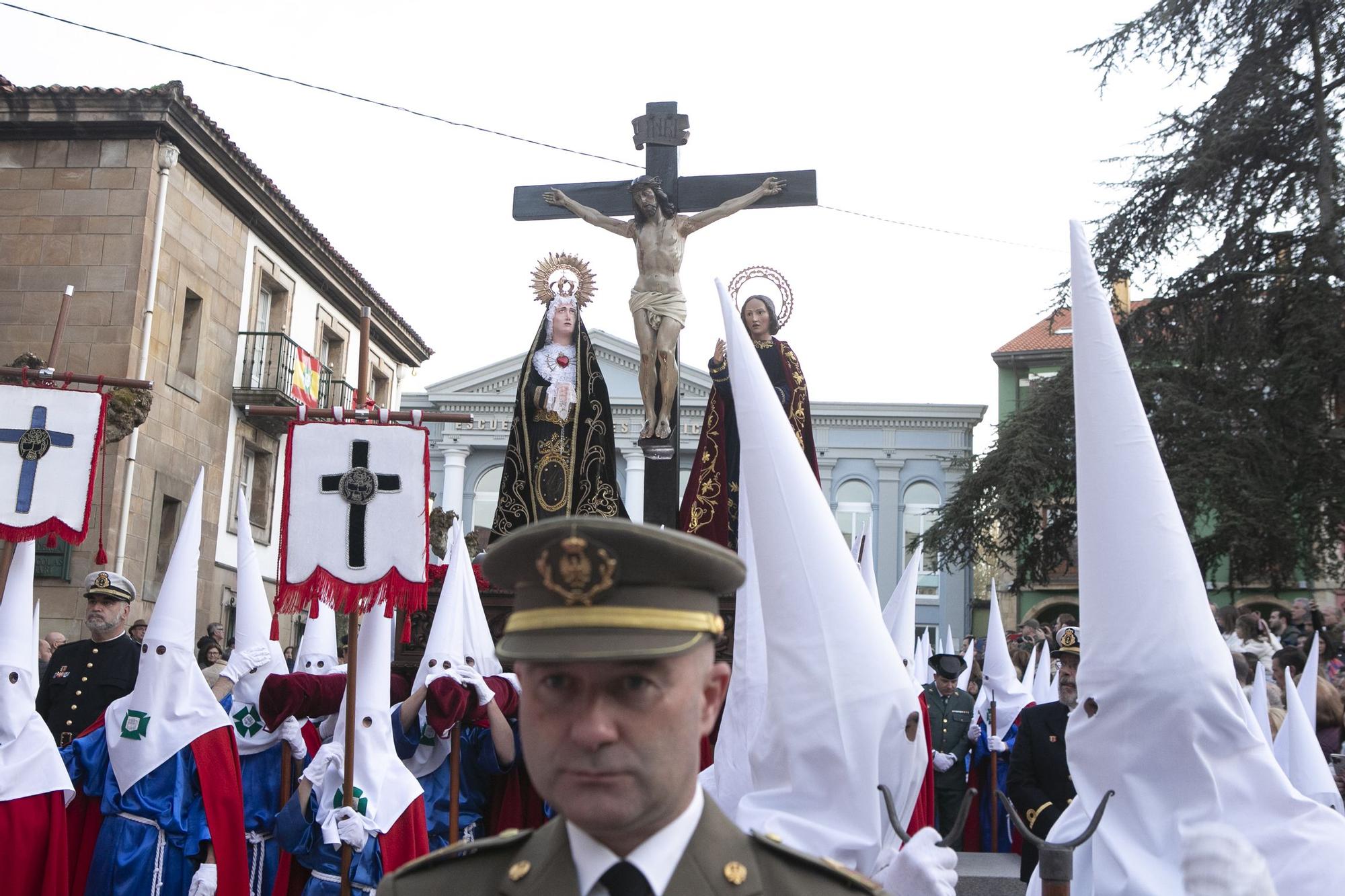 Jueves Santo en Avilés: Procesión del Silencio con los "sanjuaninos"