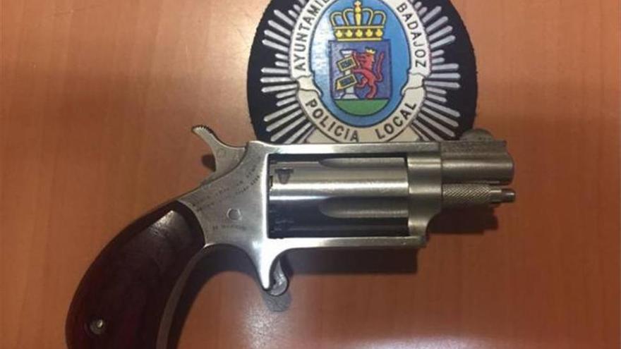 Un detenido con pistola y navaja en un altercado con la policía de Badajoz