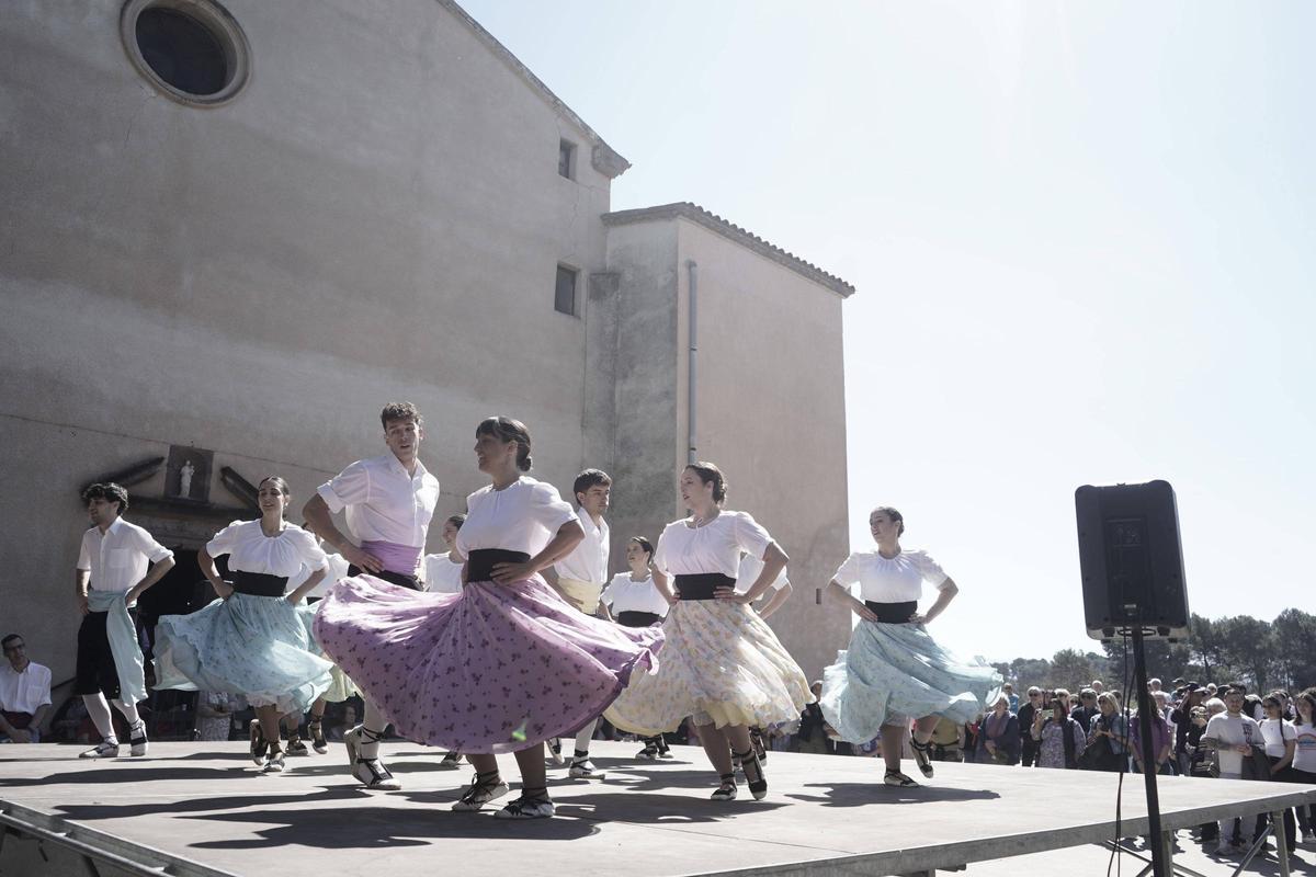 El Santuari de Joncadella viu un concorregut aplec de Dilluns de Pasqua