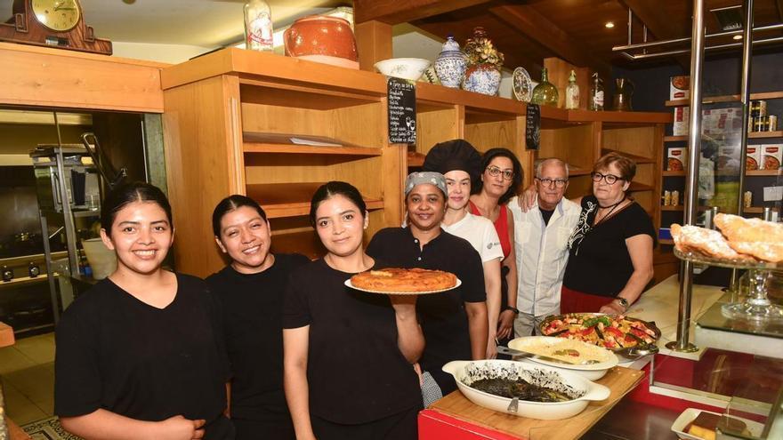 El histórico bar de A Coruña con una empanada casera que probó el Papa: "Llegamos a vender 900 en un día"