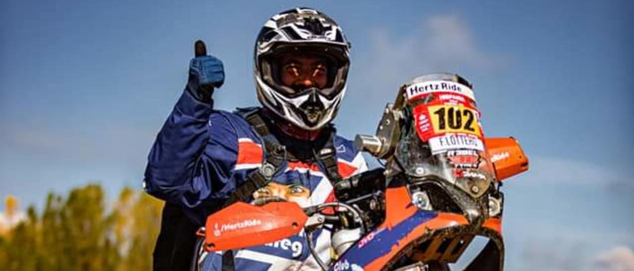 El piloto italiano Fabio Lottero, residente en la isla y que compite por Eivissa, en una imagen con su moto durante una carrera. | F.L.