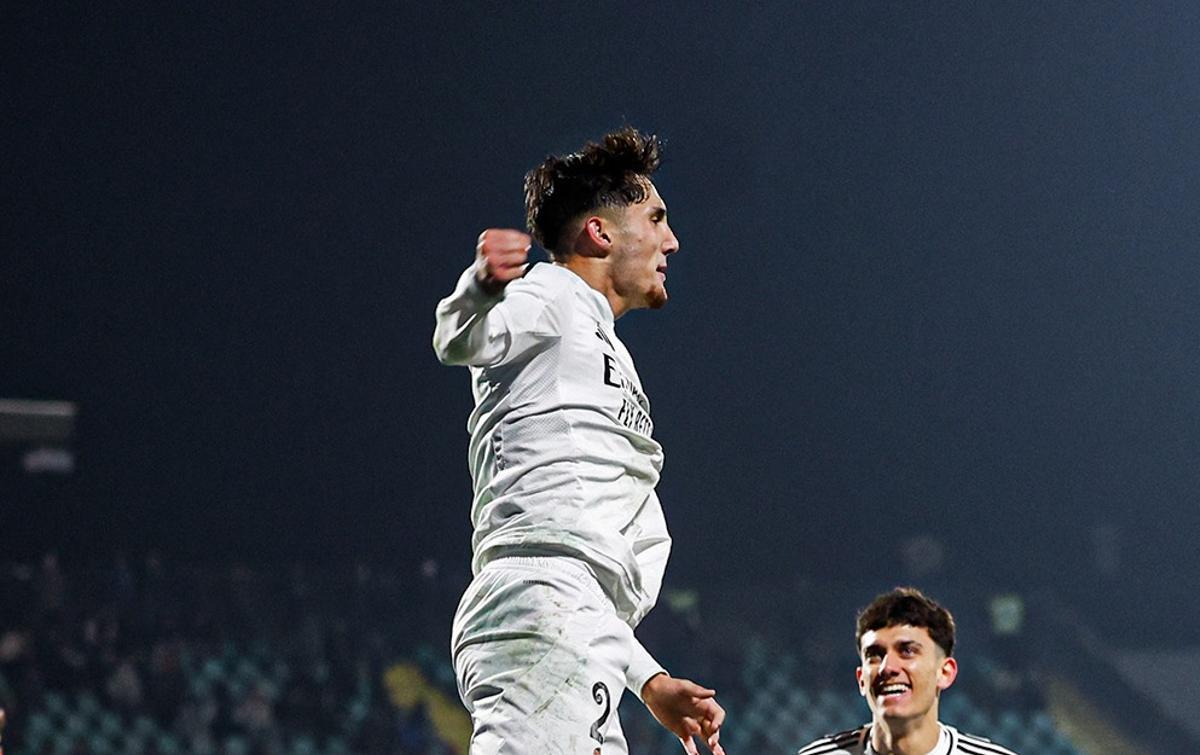 Fortea celebra un gol con el Madrid