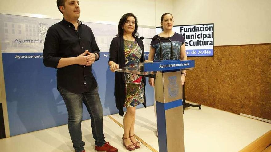 Carlos Galán, Yolanda Alonso y Elena Muñoz, ayer, durante la presentación del concierto en el Ayuntamiento.
