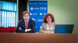 Sebastià Massanet y Cristina Moreno han presentado las novedades para las pruebas de Selectividad de este año