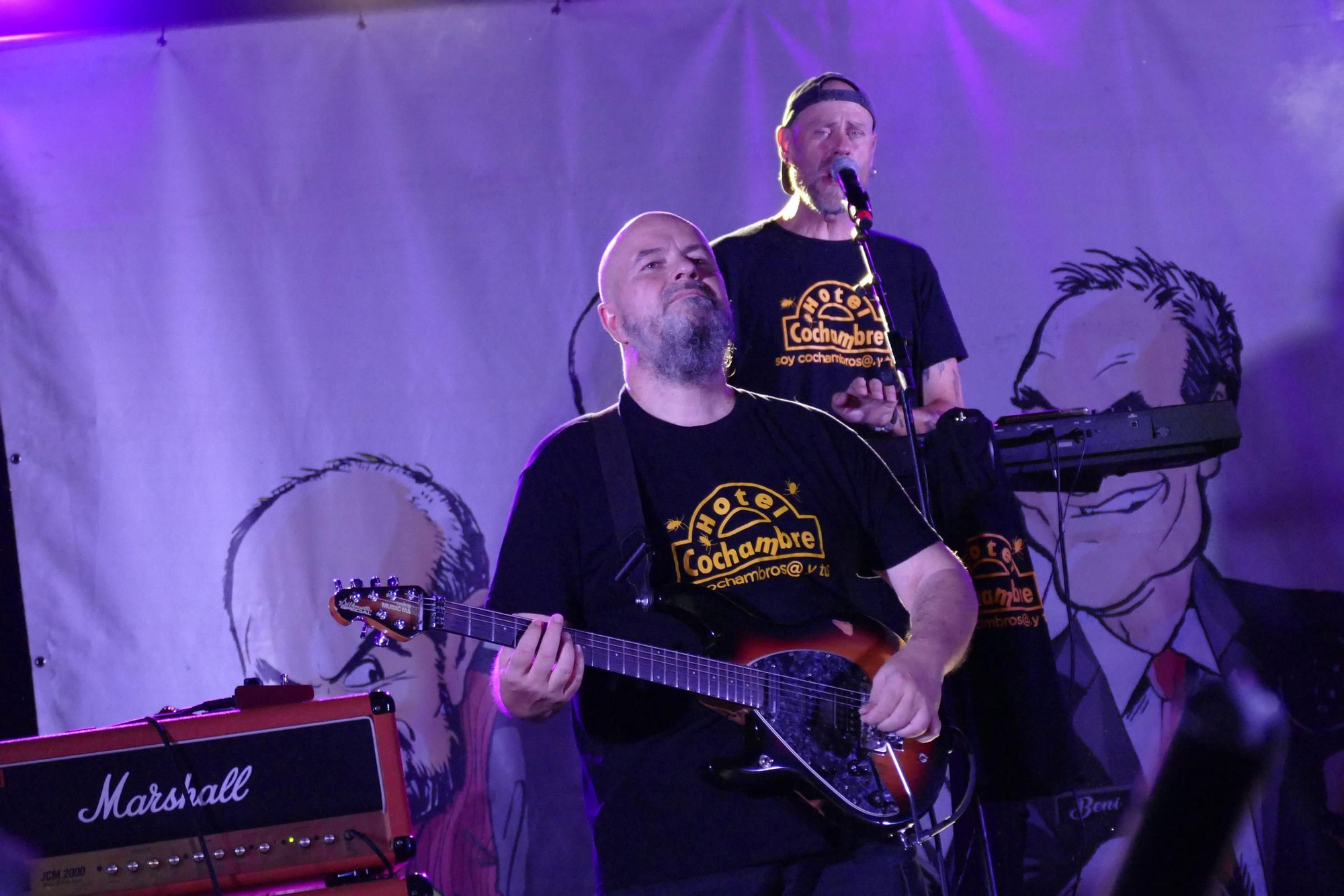 Hotel Cochambre i Blue Duck omplen de música la plaça Catalunya de Figueres