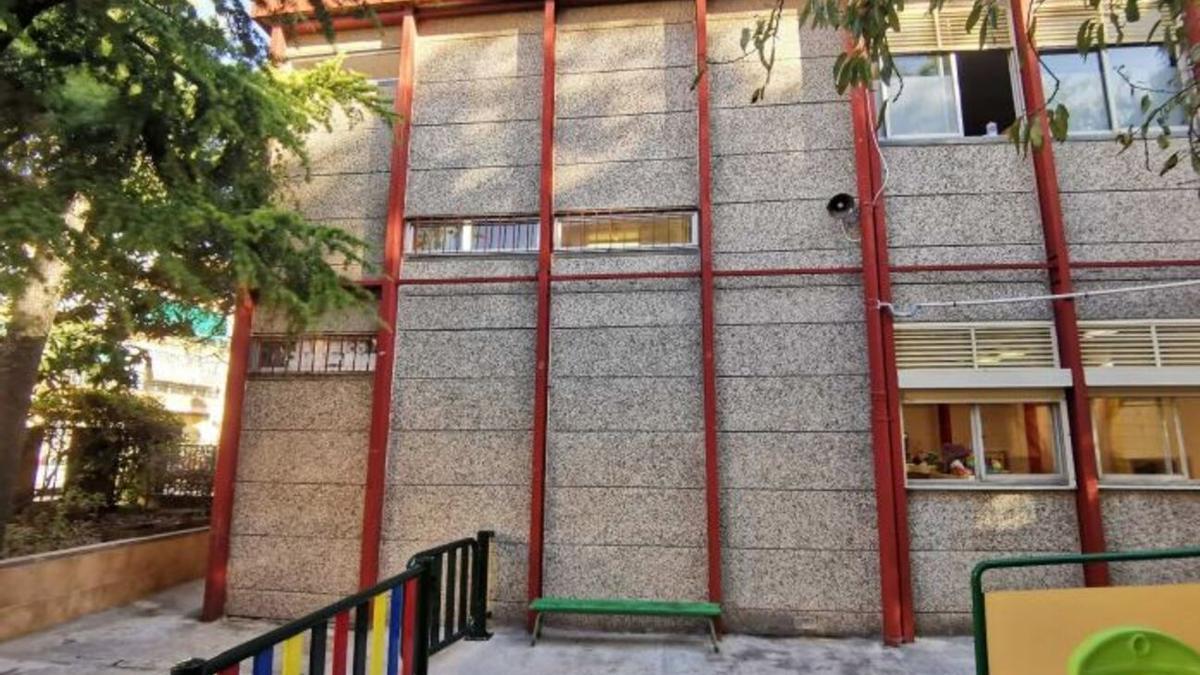 Cubierta de la Escuela Infantil Rabisancho de Alfafar que será sustituida.