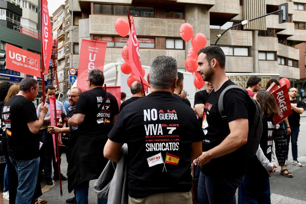 Todas las imágenes de la Manifestación por el Día del Trabajador en Murcia 2026