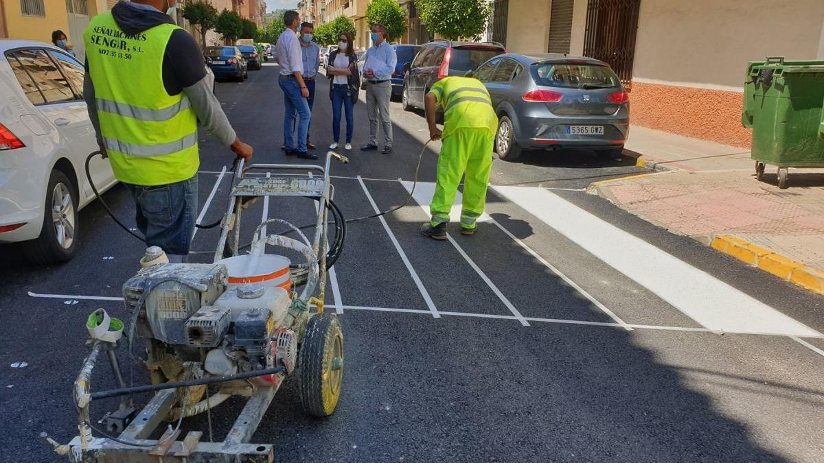 Se renueva el asfaltado y la señalización en el barrio de Extremadura de Caravaca