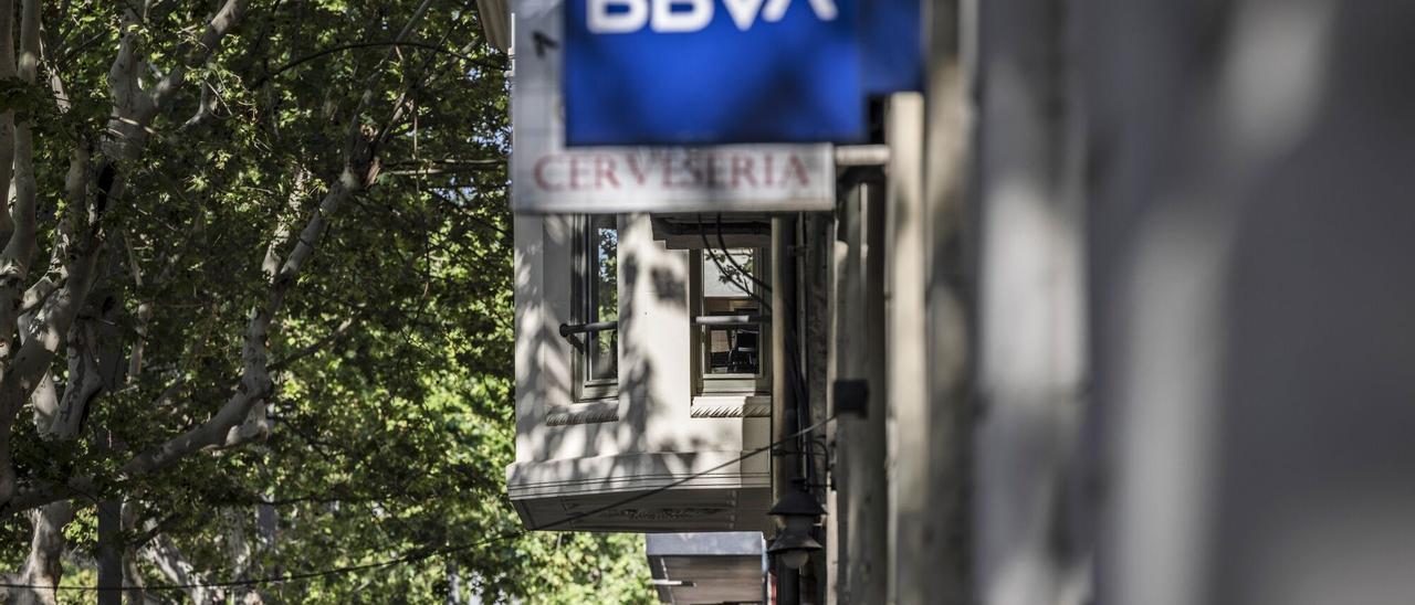 Sucursales bancarias de BBVA y Sabadell