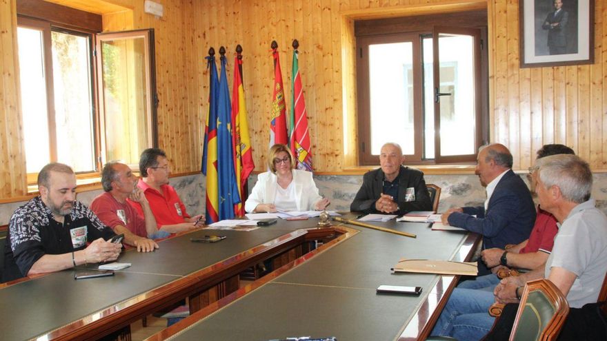 Los miembros de la Corporación Municipal, en el pleno durante el que Martos fue elegido alcalde. | ARACELI SAAVEDRA