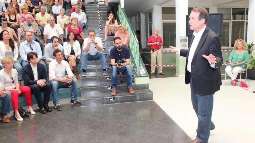 El alcalde vigués y presidente de la FEMP, Abel Cabalellero, ayer, durante el acto en Getafe.