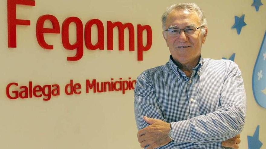 Alfredo García en la sede de la Fegamp, situada en Santiago. // Xoán Álvarez