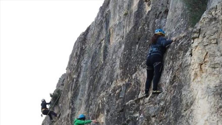 Almonacid de la Cuba habilita 18 vías de escalada