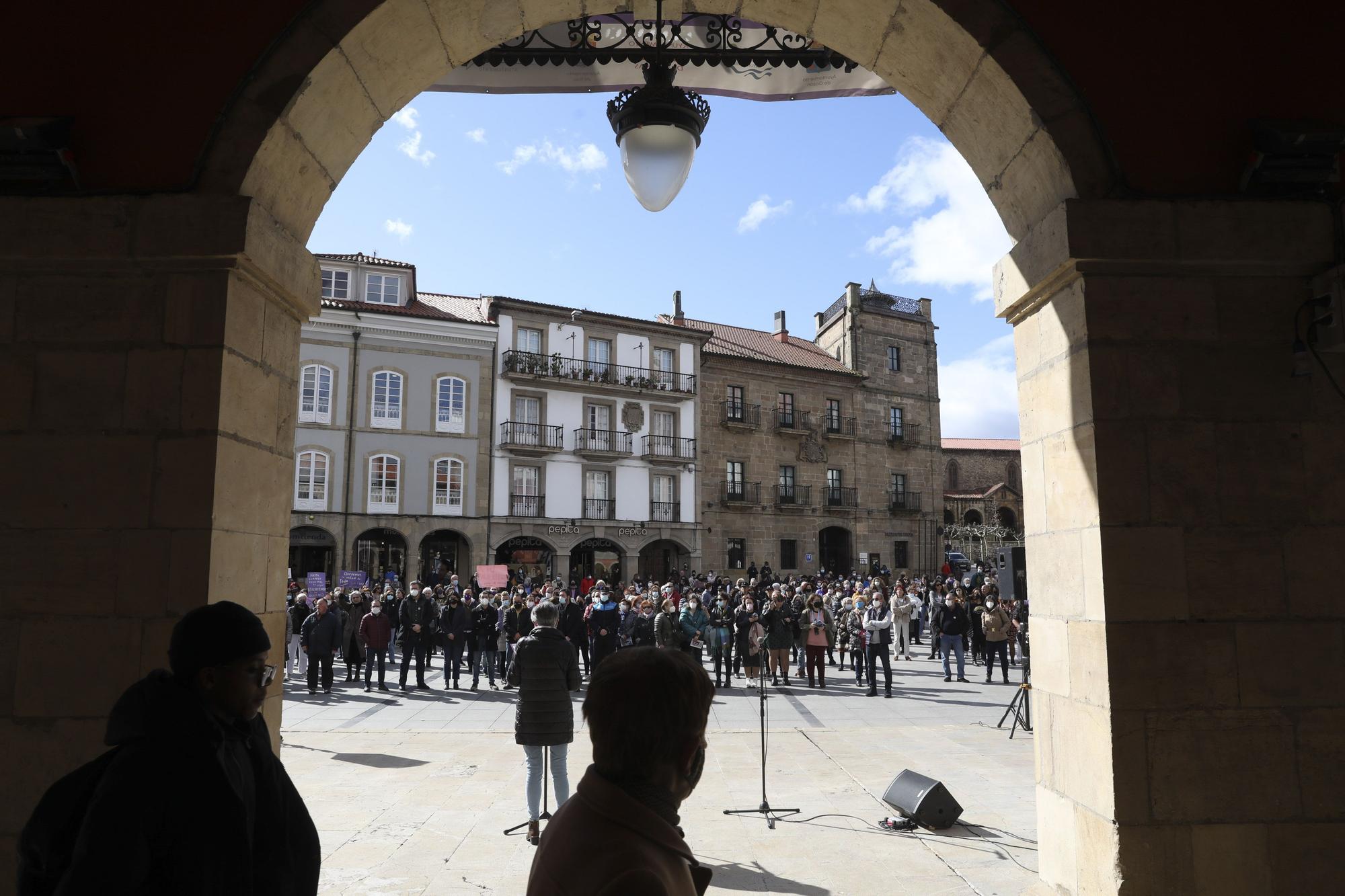 EN IMÁGENES: Así se vivió el Día de la Mujer (8M) en Avilés