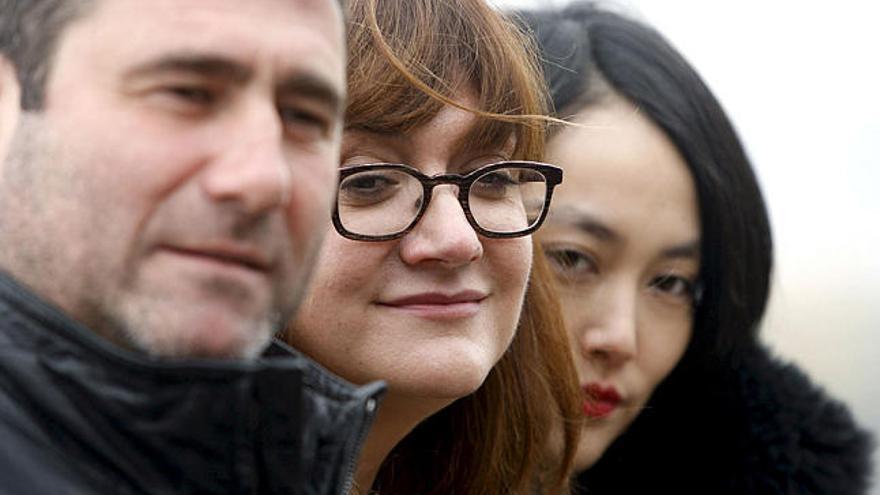 Isabel Coixet, en el centro, junto a los actores de ´Mapa de los sonidos de Tokyo´, Sergi López y Rinko Kikuchi.
