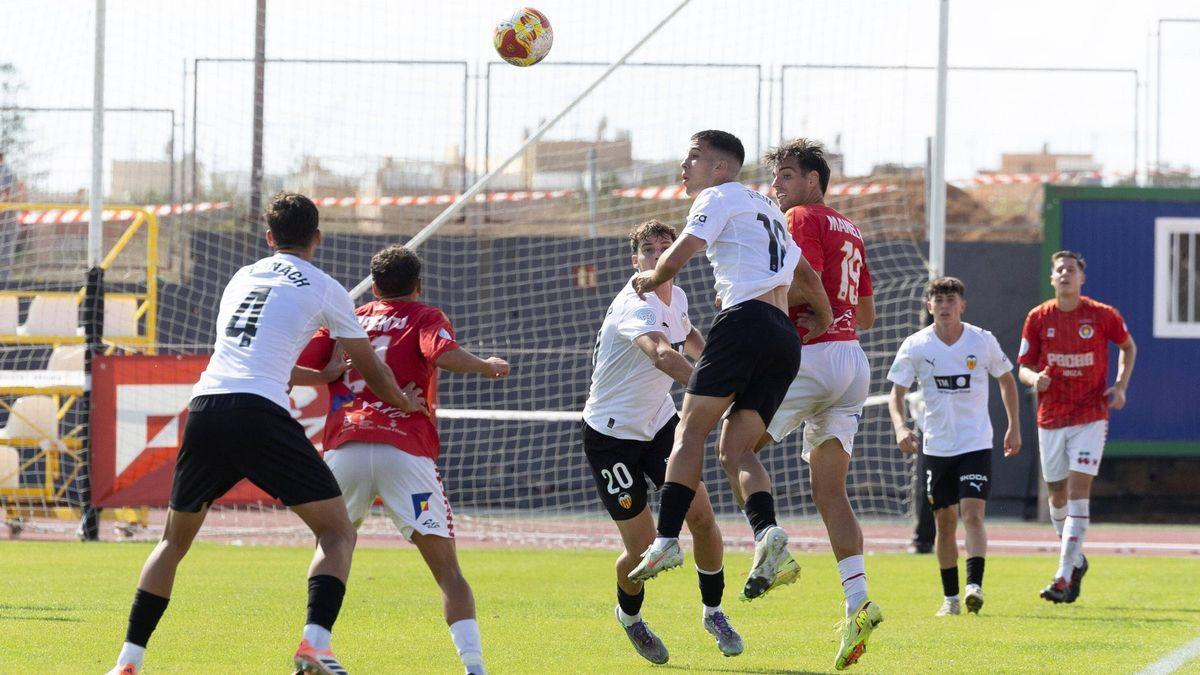 El Valencia mestalla ante el SD Ibiza