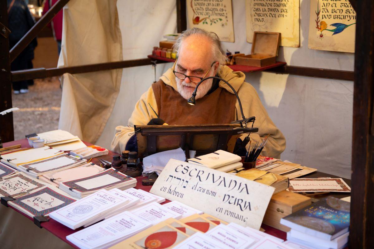 Un escribano en el Mercado Medieval de Vic