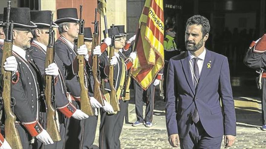 El nuevo ‘Parlament’ elude el choque que precisa Puigdemont