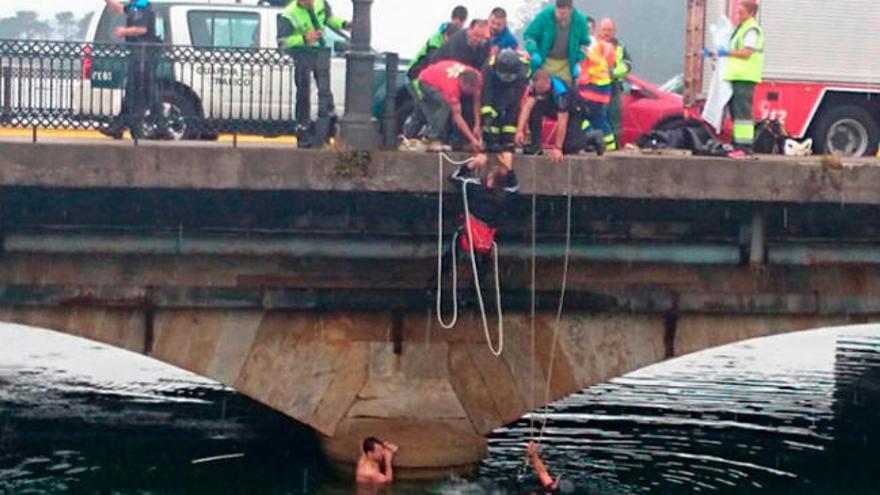 Rescate en el río Miñor de A Ramallosa