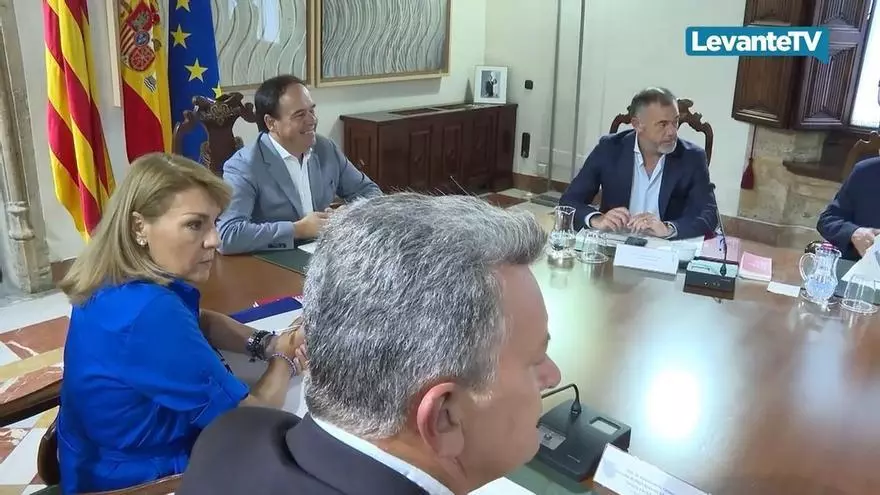 El Consell aprueba el aumento salarial de los docentes tras el Pleno extraordinario de este martes