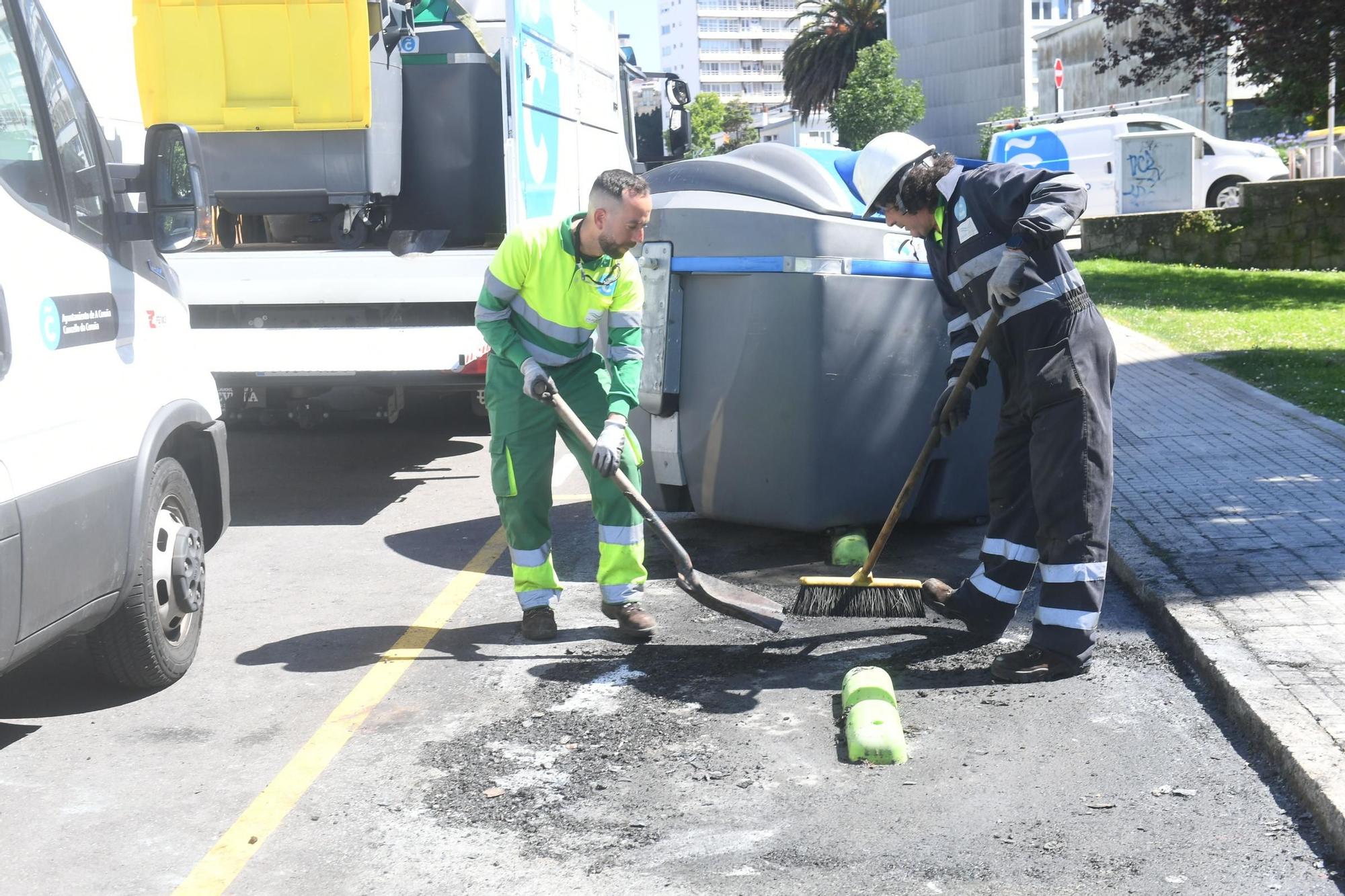 Arden cuatro contenedores de madrugada en A Coruña