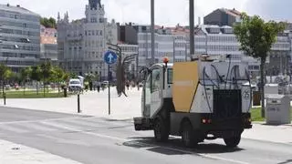 Ataque con cócteles molotov contra una furgoneta del servicio de limpieza de A Coruña: el STL pide "investigar los hechos"