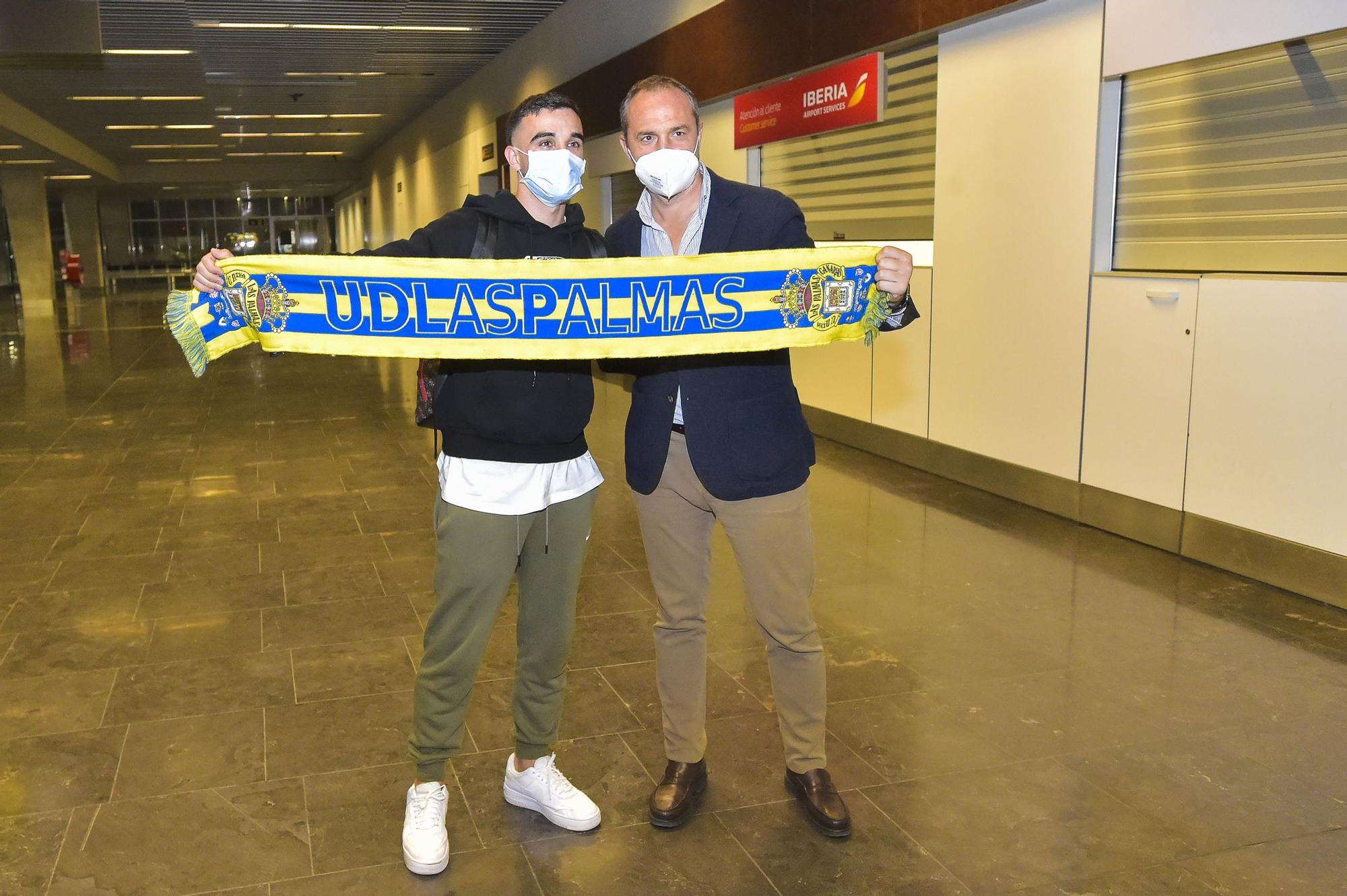 Llegada de Rober González, nuevo jugador de la UD Las Palmas, al aeropuerto de Gran Canaria