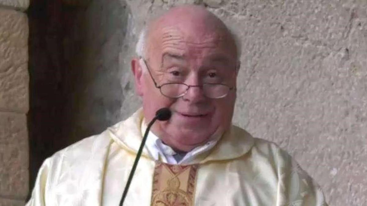 El sacerdote Fernando Fueyo, capellán del Sporting de Gijón e íntimo amigo de Quini.