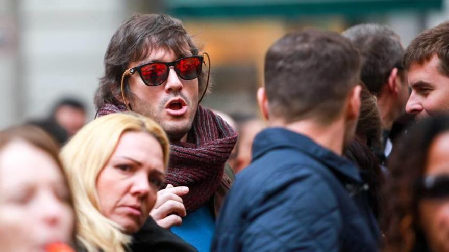 El hijo de Cursach (con gafas) acudió a la manifestación.