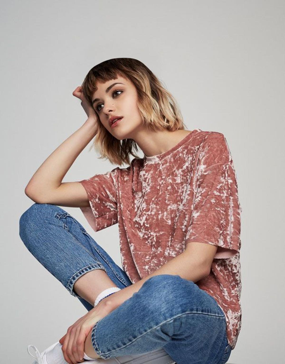 'Mid Season' Pull &amp; Bear: camiseta terciopelo