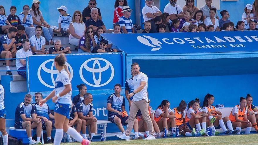 Eder Maestre (UD Costa Adeje):  &quot;La victoria nos reconcilia con nuestro trabajo&quot;
