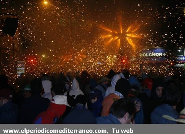 GALERÍA DE FOTOS - La ‘Nit màgica’ llena de pólvora y fuego la capital