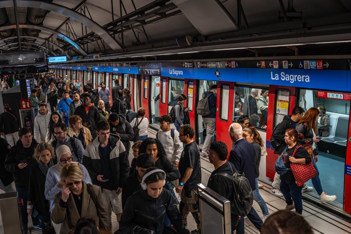 Andén de la estación de metro de Sagrera, en Barcelona.