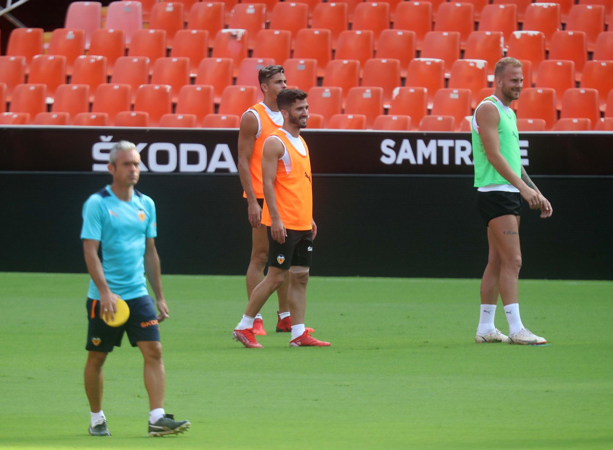 El Valencia CF prepara el partido frente al Real Madrid en Mestalla