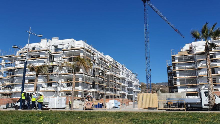 El parón en la construcción en Málaga puede revertir trabajadores al sector turístico