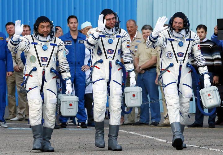 La nave rusa Soyuz TMA-18M, con tres tripulantes a bordo -un ruso, un danés y un kazajo, fue lanzada hoy desde el cosmódromo de Baikonur, Kazajistán, con destino a la Estación Espacial Internacional (EEI).