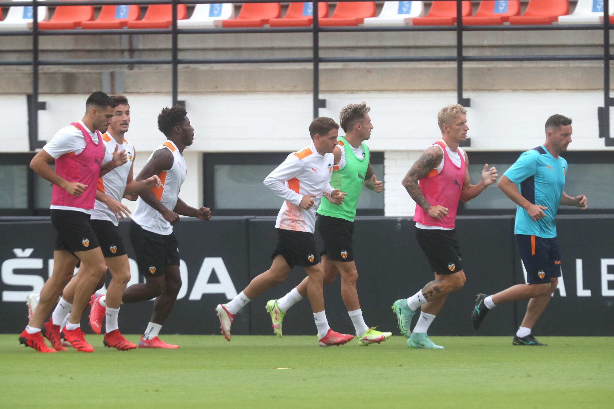 Entrenamiento del Valencia antes del encuentro frente al Athletic de Bilbao