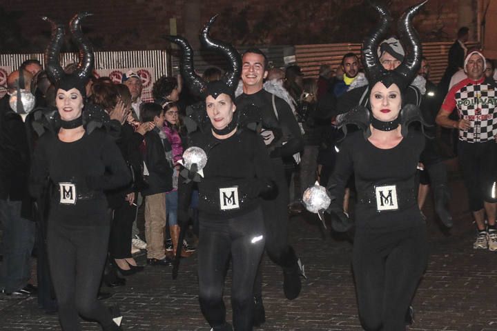 Deporte con buen humor en el Cross Nocturno de Orihuela