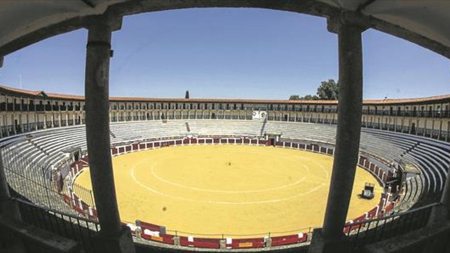 El debate taurino en Cáceres vuelve al ruedo