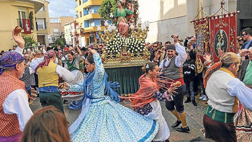 Catral celebra su dulce romería a Santa Águeda