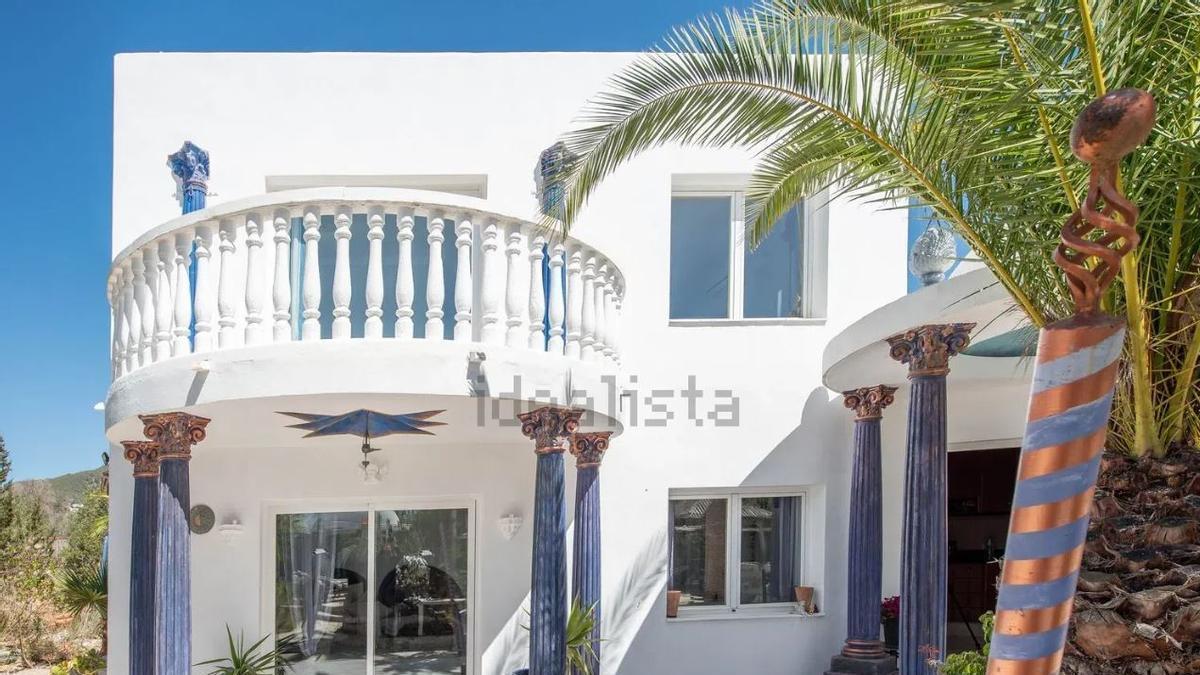¿Ibiza o en Santorini? A la venta una peculiar villa de lujo por 3,5 millones en Sant Jordi