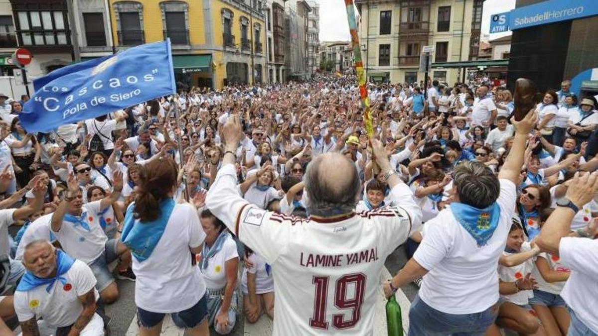 Todas las imágenes de un Carmín con "superestrella"