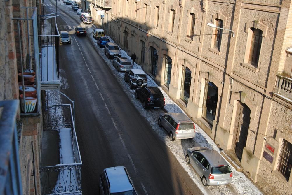 Paisatge matinal nevat a la Catalunya Central