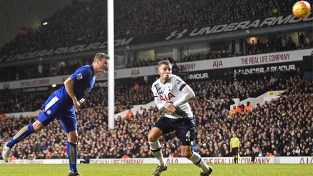 De esta manera anotó Huth el gol del triunfo del Leicester