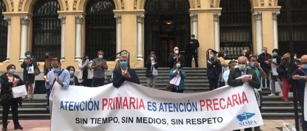 Los médicos asturianos de Atención Primaria se plantan: "La gente está agotada, no damos más de sí"