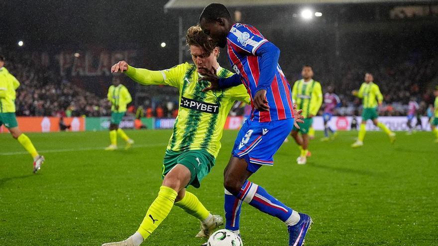 Resumen, goles y highlights del Crystal Palace FC 0 - 0 AEK Larnaca de la ida de los octavos de final de la Conference League