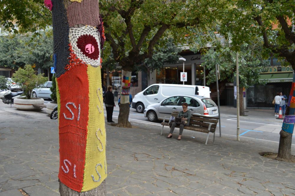 Ganxet i passos de vianants pintats a Berga a favor del referèndum de l''1-0