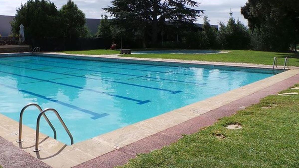 Una imagen de una piscina.