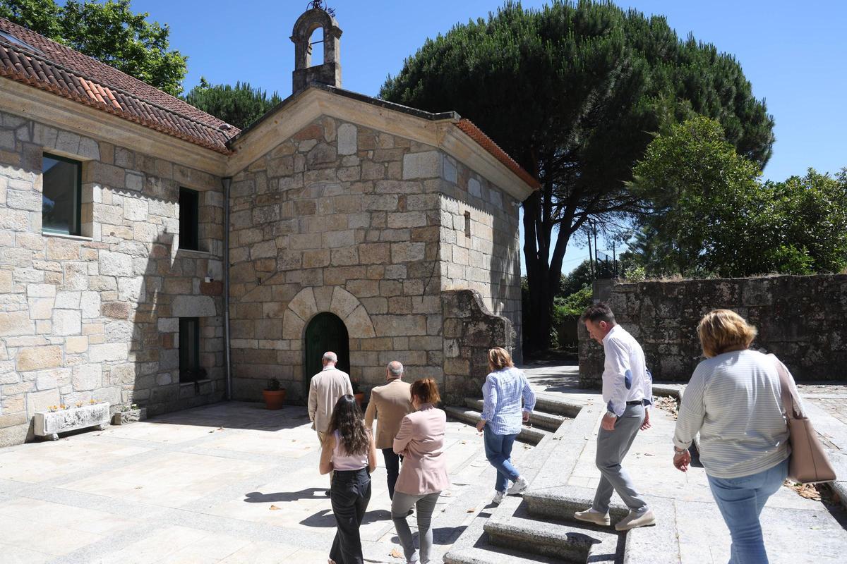 Exterior de la capilla de San Pedro, en el pazo de Vista Real.
